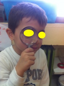 "Και ο μεγεθυντικός φακός είναι κύκλος κυρία.."