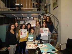 Η ομάδα μας επισκέφτηκε τα γραφεία της εφημερίδας kifisia news όπου μας βοήθησαν πάρα πολύ για το στήσιμο της δικιάς μας