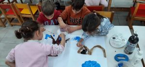 received 42052422463677371