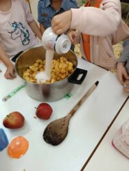 2.ρίχνουμε ζάχαρη