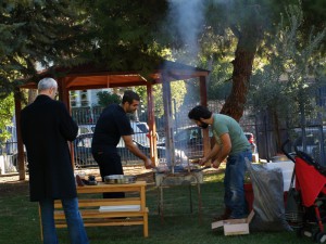 Οι μπαμπάδες επί το νόστιμο έργο....! 