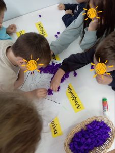 IMG a40f7d0fd82852b1841a98142ef49b67 V