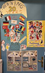 efa1063c b3ef 4bd8 8479 291573834d71