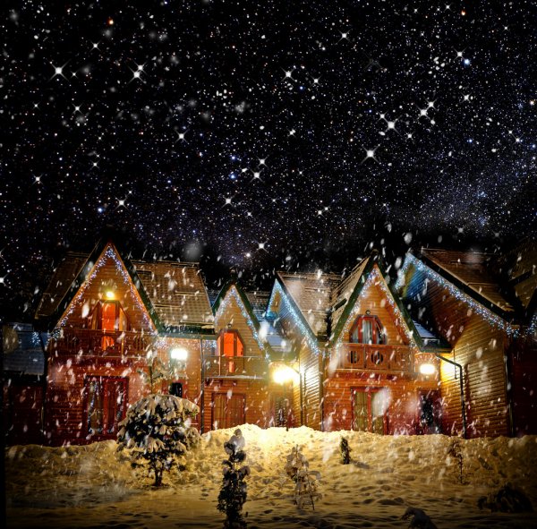 depositphotos_13775567-stock-photo-decorated-house-with-christmas-lights