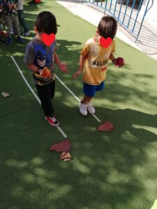 6.ΙΣΟΡΡΟΠΙΑ ΜΕ ΦΡΟΥΤΑ ΣΤΗΝ ΑΥΛΗ