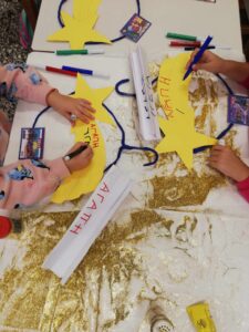 κρεμαστρα υπο κατασκευη