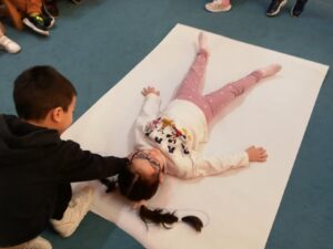 ΣΧΕΔΙΑΖΟΥΜΕ ΤΟ ΣΩΜΑ ΤΗΣ ΣΥΜΜΑΘΗΤΡΙΑΣ ΜΑΣ