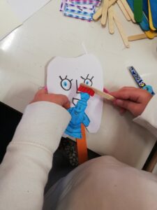 κατασκευούλα το δοντάκι με οδοντόβουρτσα και οδοντόκρεμα