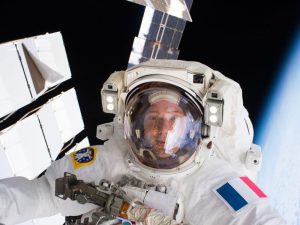 prx2 thomas pesquet sortie extravehiculaire 800x600