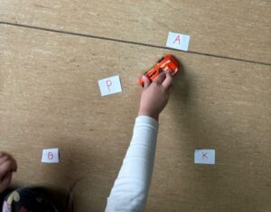 ΜΕ ΑΥΤΟΚΙΝΗΤΟ ΓΡΑΜΜΑΤΑ ΣΑΡΑΚΟΣΤΗΣ