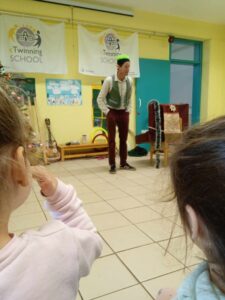 received 747599904084400