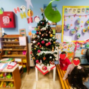 στολισμός δέντρου ετοιμο δέντρο