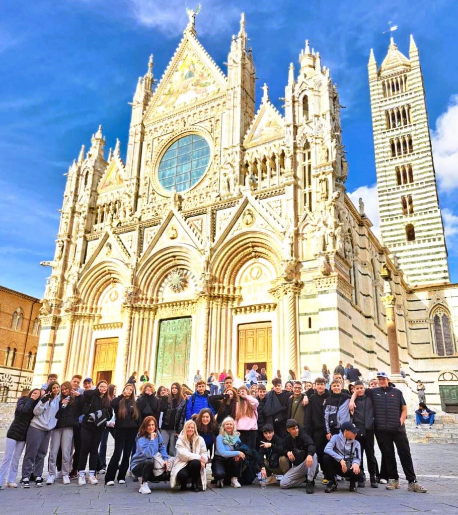 10. Kathedrikos Naos ths Siena Duomo di Siena