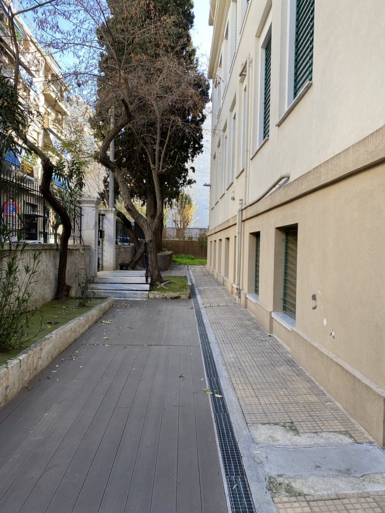 Προαύλιο