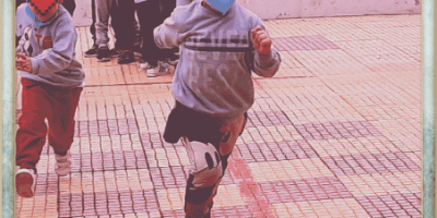 Παιχνίδι στον κήπο με φθινοπωρινά φύλλα!