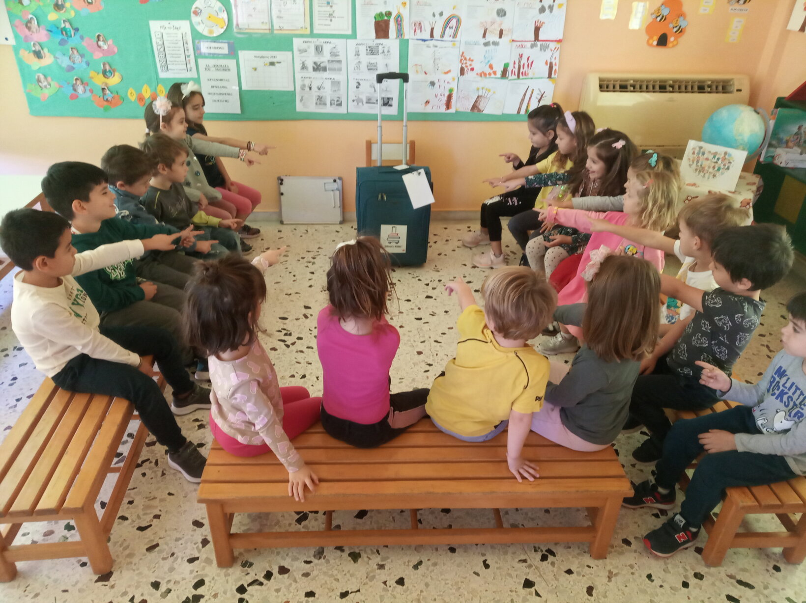 ΒΙΒΛΙΑ ΣΕ ΡΟΔΕΣ ΣΤΟ ΣΧΟΛΕΙΟ ΜΑΣ