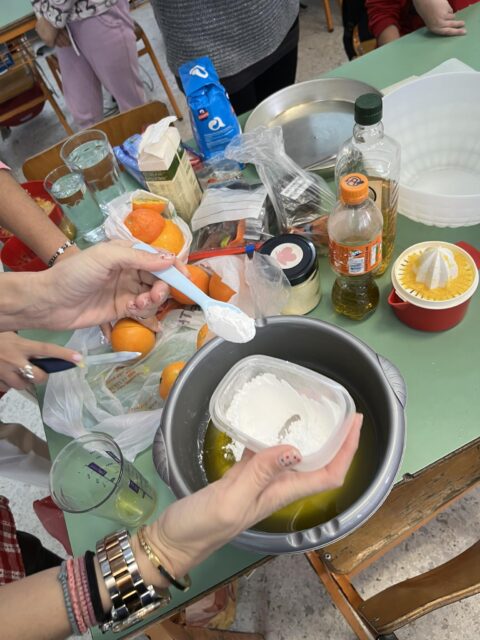 Γιορτές χωρίς μελομακάρονα γίνονται … 412108531 3783968711833669 6311707930314582889 n