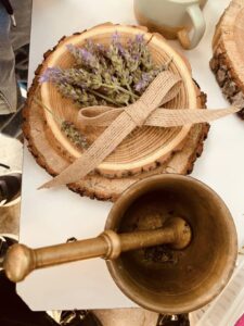 407127653 309470085324306 1907359246988451331 n 225x300 1