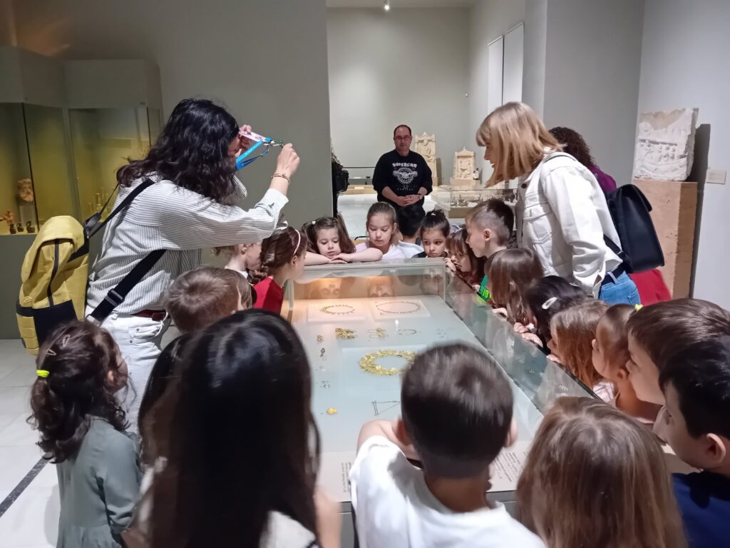 IMG df7d9dcc62f2aaf0a1ccfefd982371e8 V