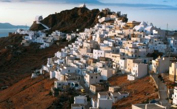 organized-crewed-yacht-charters-Serifos-l