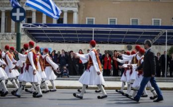 Σατιρικό Γρίβα Αντωνία