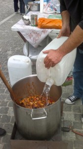 έμπρακτη αλληλεγγύη