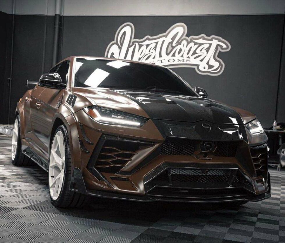 travis scott cars Lamborghini Urus 1024x833 1