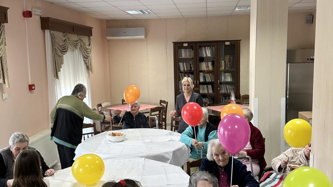Μια Ζεστή Επίσκεψη στο Εκκλησιαστικό Γηροκομείο
