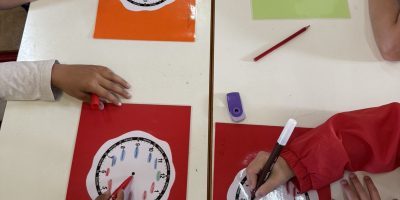 Μαθαίνοντας την ώρα!