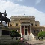 Το άγαλμα τπου Κολοκοτρώνη μπροστά από το ΕΙΜ - Αντιγραφή