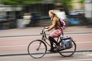 girl-riding-bicycle-oscar-gutierrez