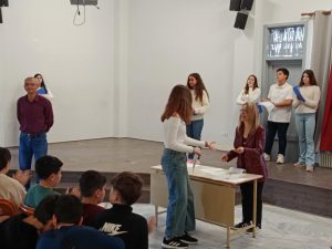 b4761f9c 100b 435b 825d 5078dd14c18c