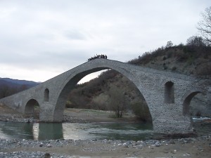 Στο Γεφύρι του Τρικώμου (Αζίζ Αγά) στα Γρεβενά