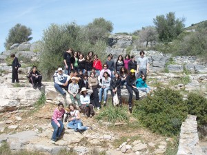 Στην κορφή του λόφου όπου είδαμε το θολωτό τάφο