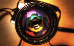 camera-lens-close-upΠ