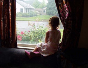 child-waiting-600x462