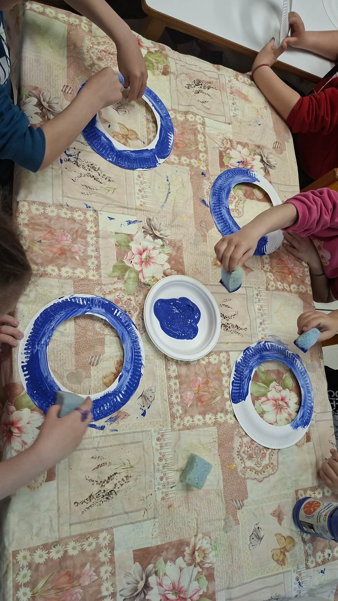 F3
