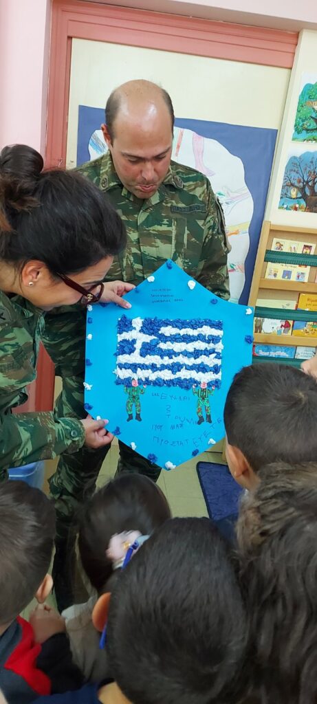 επίσκεψη στρατιωτικών1