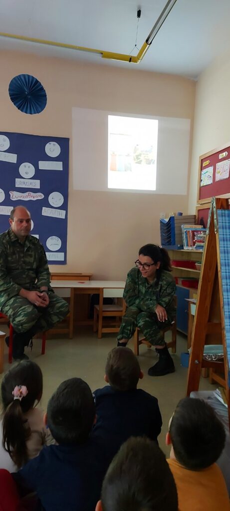 επίσκεψη στρατιωτικών3