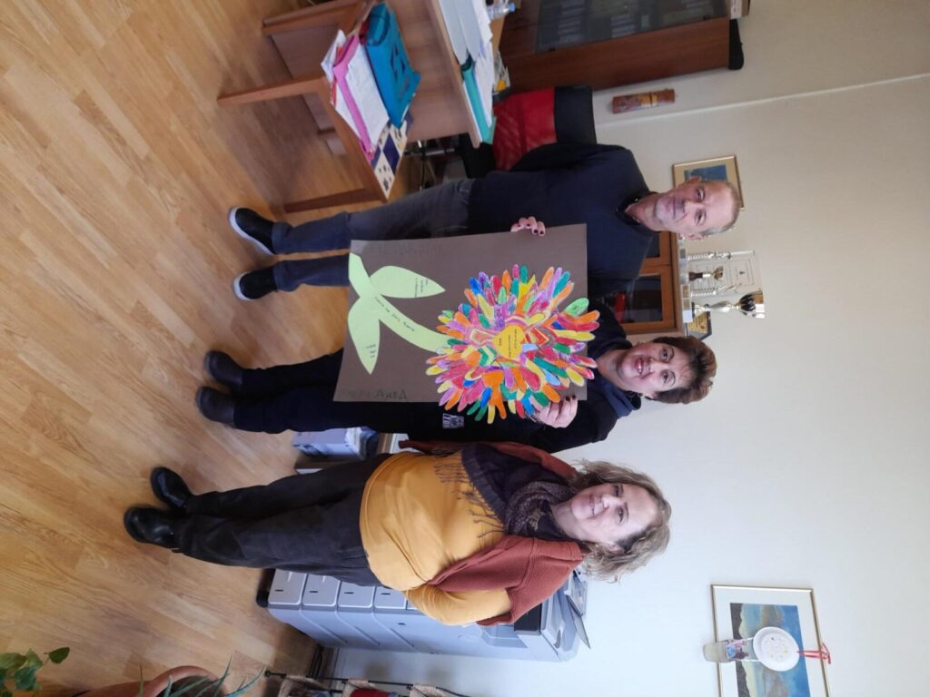 ΕΝΑ ΛΟΥΛΟΥΔΙ ΓΙΑ ΤΟ ΘΕΡΑΠΕΥΤΗΡΙΟ ΧΡΟΝΙΩΝ ΠΑΘΗΣΕΩΝ