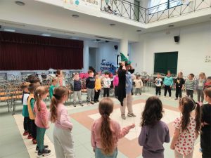 d981c16f f86d 4ff2 9b2b 8217c96cce9b