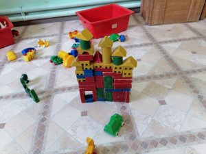 με τουβλάκια