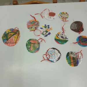 Στολίδια για χριστουγεννιάτικο δέντρο