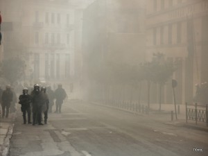 μαύρη μαυρίλα πλάκωσε μαύρη σαν καλιακούδα