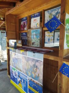 Περίπτερο Info Point για ευρωεκλογές στην κεντρική πλατεία Μετσόβου 13