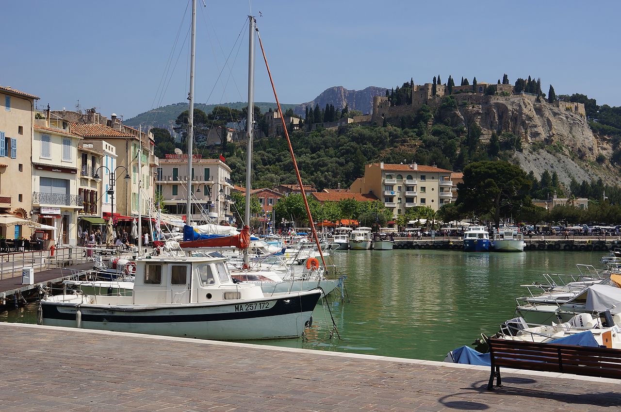 Cassis,_France_-_panoramio