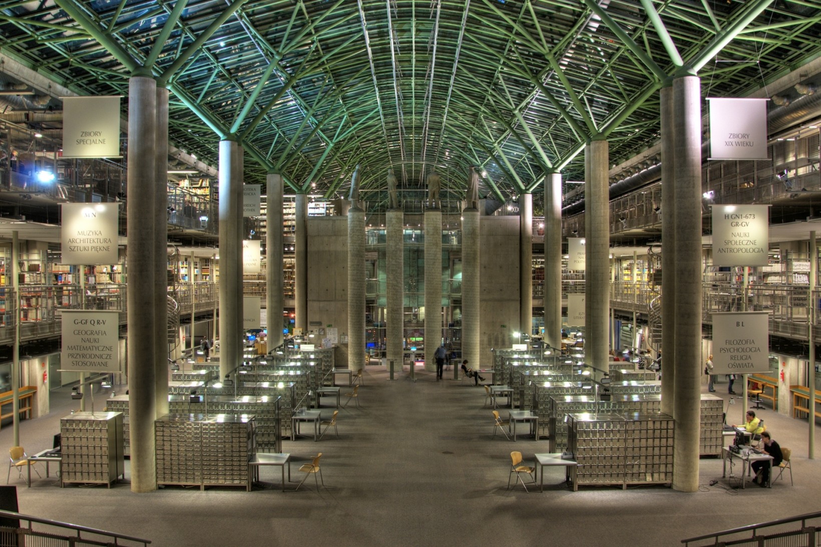 warsaw-wniwersity-library-inside