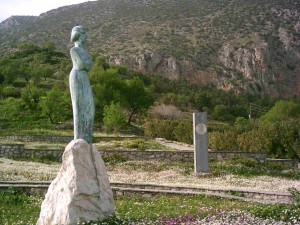 Delfi-Monument of Sikelianos2